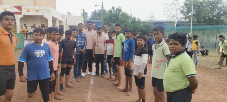 नूतन इंग्लिश स्कूलचा संघ शालेय कबड्डी स्पर्धेत तृतीय